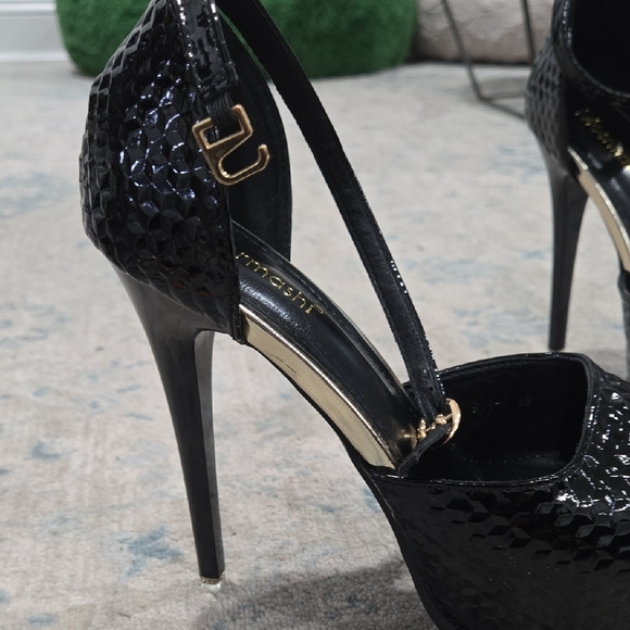 Black Textured Platform Heels - Picture 3 of 6